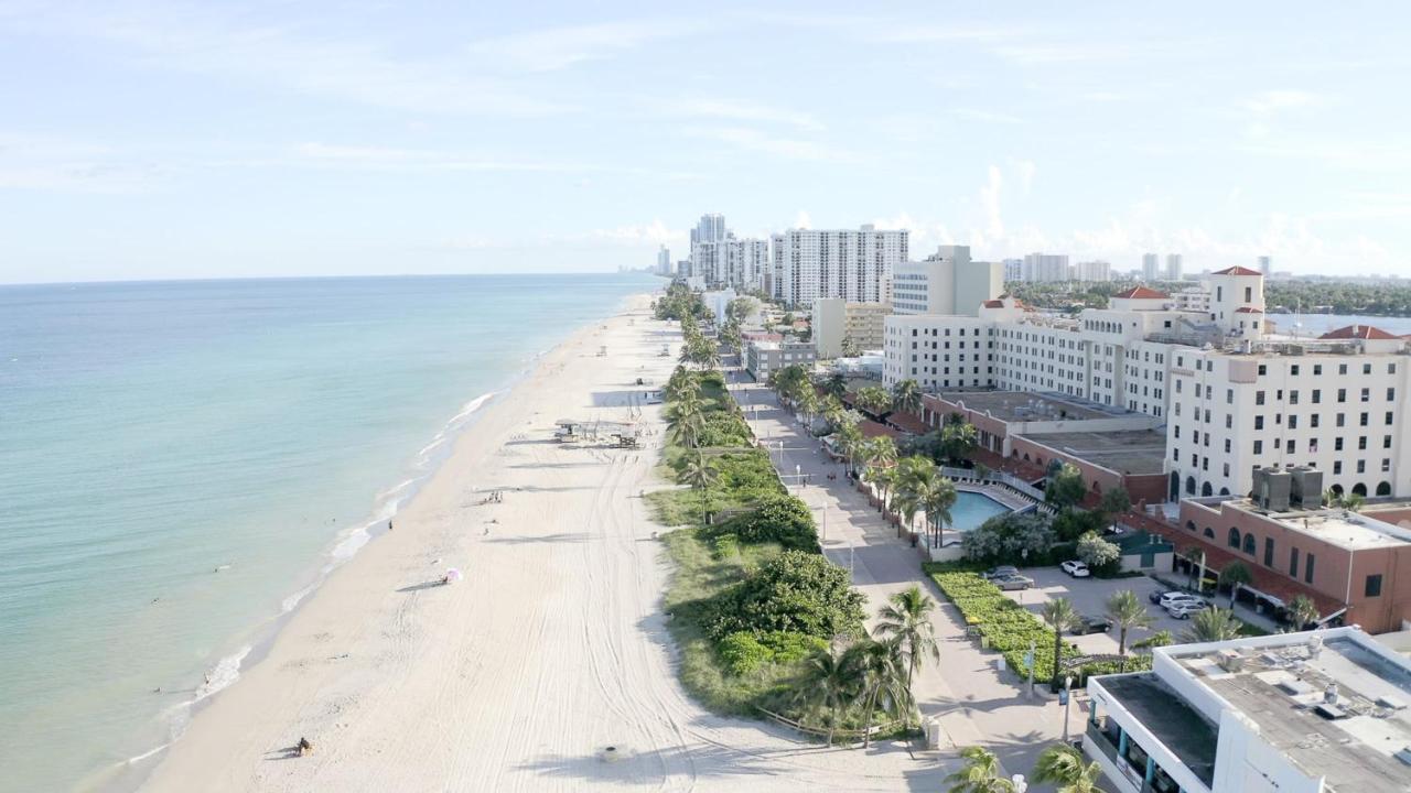 Appartamento 705 Partial Ocean View Hollywood Beach Dania Beach Esterno foto