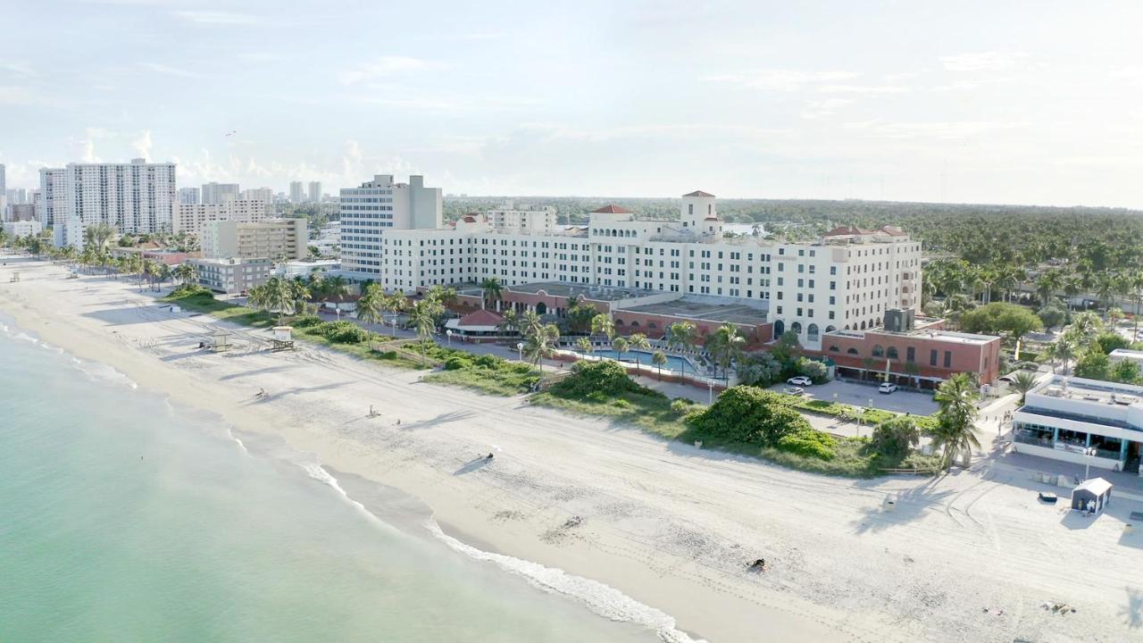 Appartamento 705 Partial Ocean View Hollywood Beach Dania Beach Esterno foto