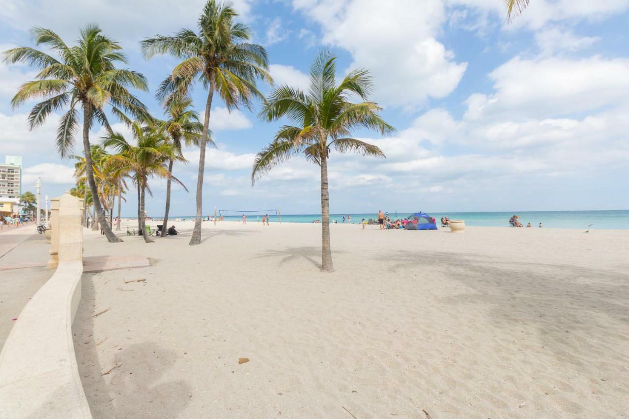 Appartamento 705 Partial Ocean View Hollywood Beach Dania Beach Esterno foto