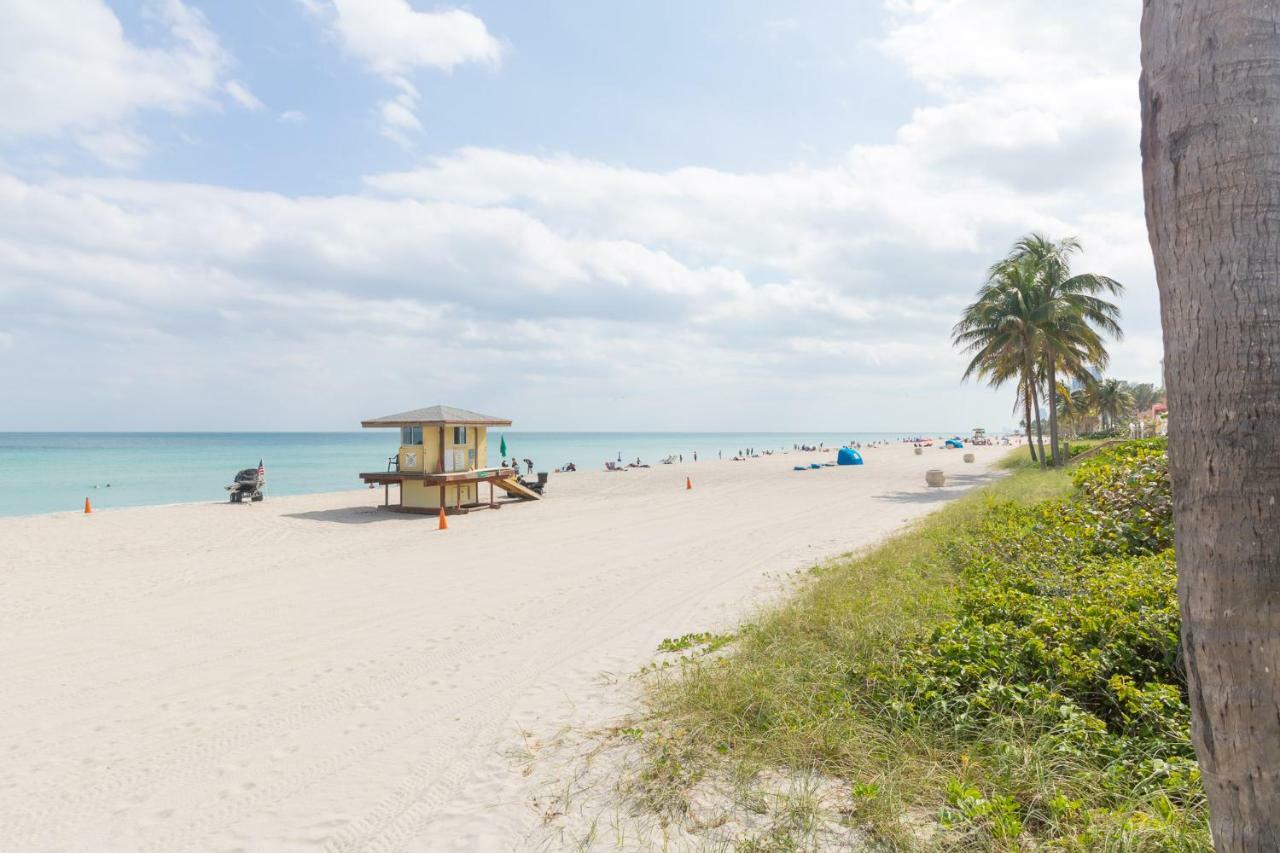 Appartamento 705 Partial Ocean View Hollywood Beach Dania Beach Esterno foto